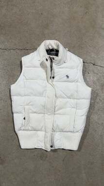 Abercrombie & Fitch White Puffer Vest with Ribbed Hem Size M